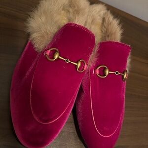 NEW Fashion Luxurious Pink Velvet Loafers with Fur Trim size 39